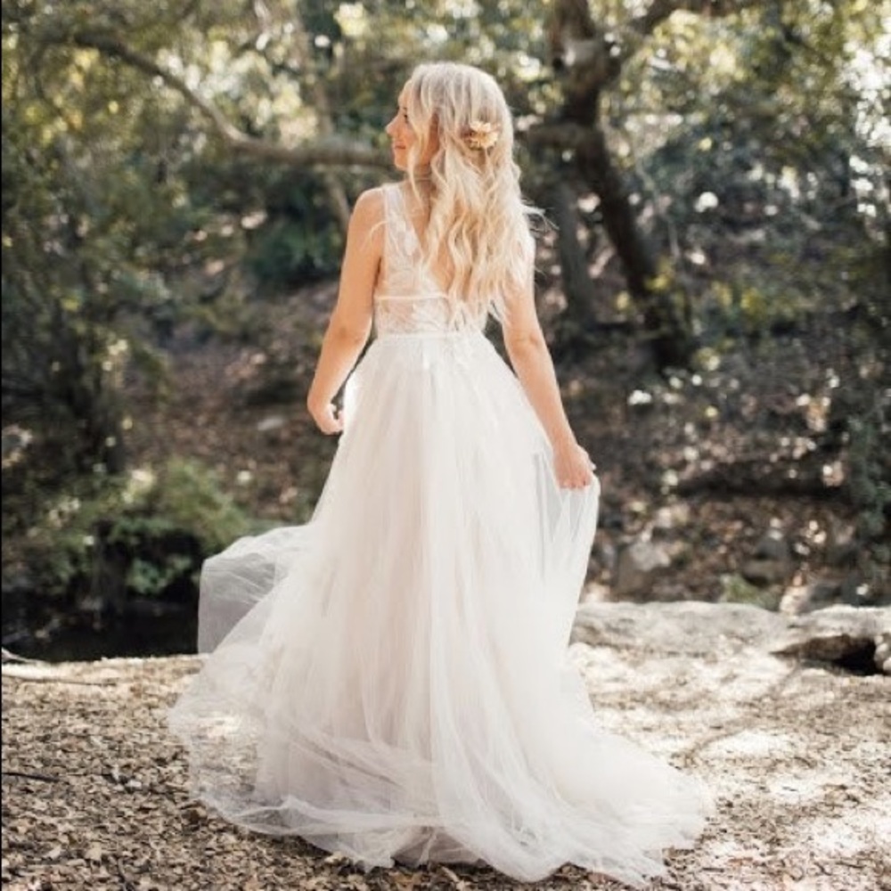Willowby Galatea Embroidered V-Neck Tulle Dress